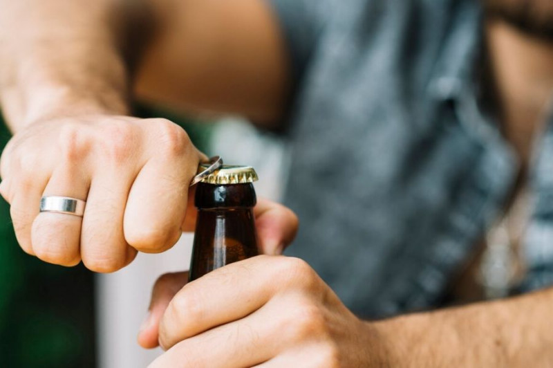 zdjęcie wyróżniające Rośnie liczba zwolnień lekarskich spowodowanych nadużywaniem alkoholu